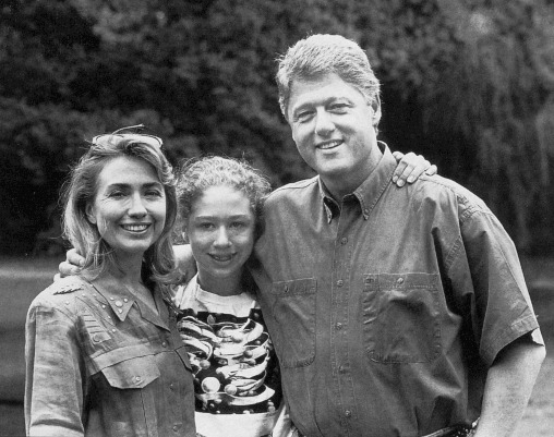 Bestand:Hillary Bill Chelsea Clinton.jpg