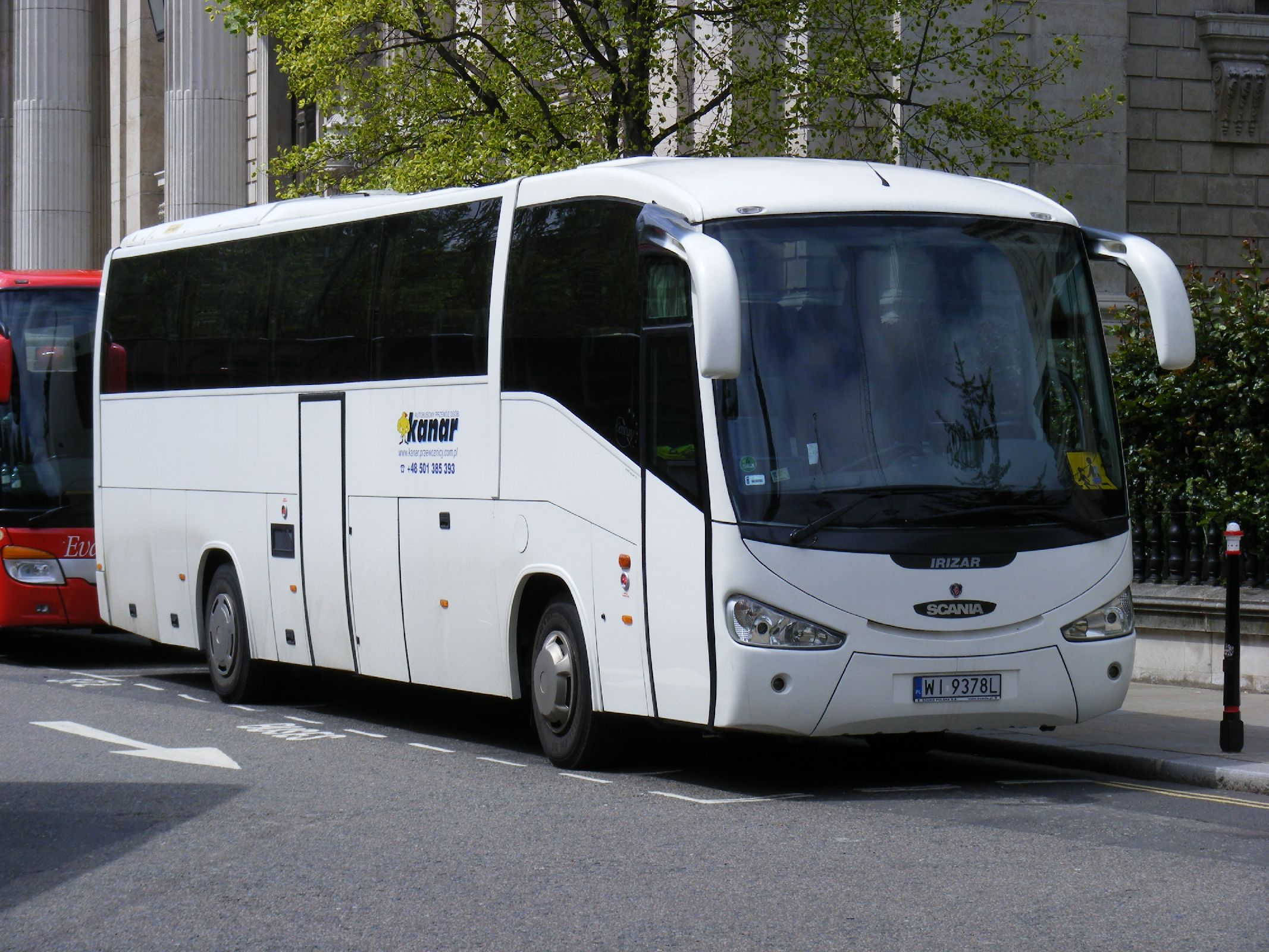 external image Autobus_Kanar,_Legionowo,_Poland._Scania_Irizar_-_Flickr_-_sludgegulper.jpg