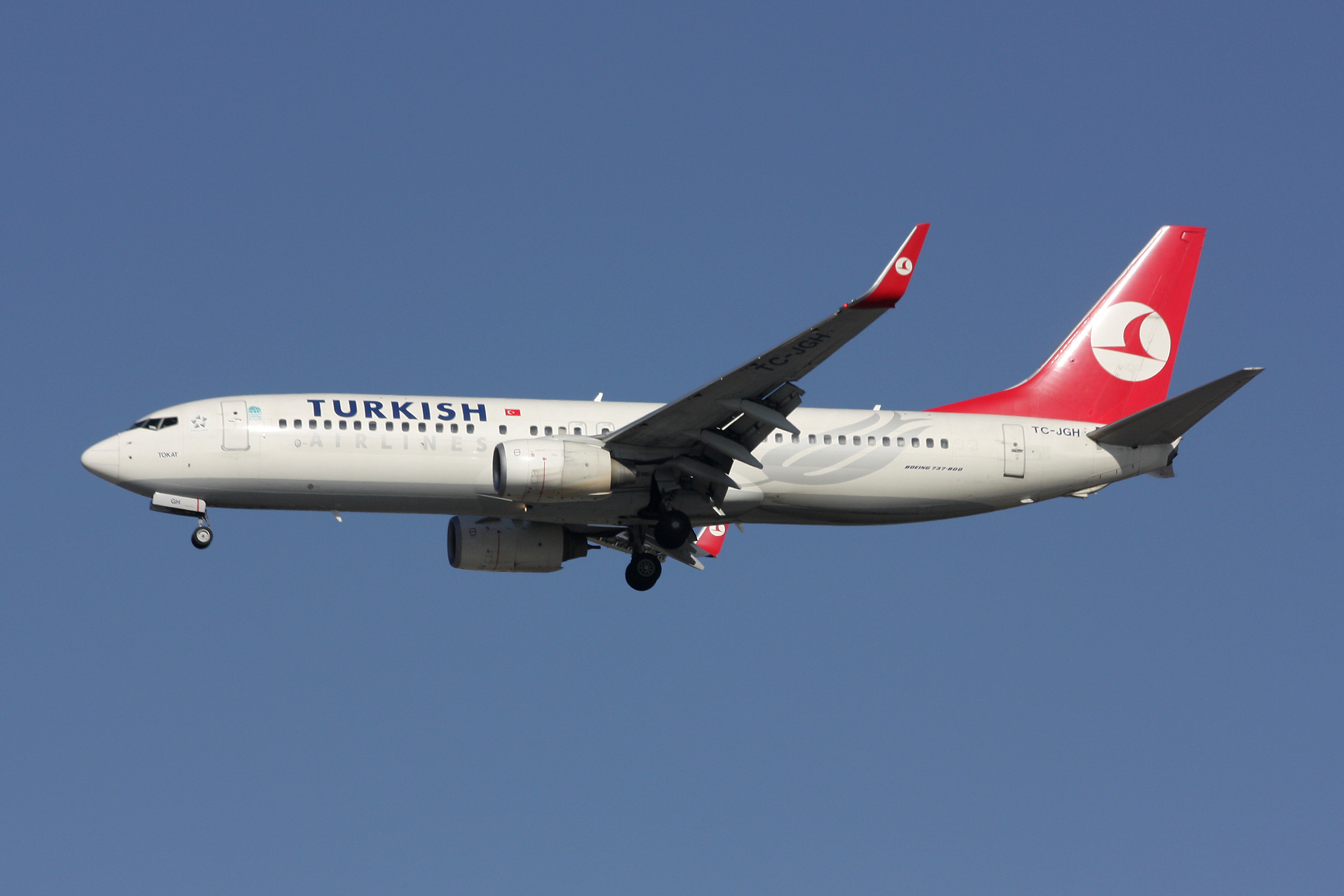 http://upload.wikimedia.org/wikipedia/commons/3/34/Boeing_737-800_Turkish_Airlines.jpg