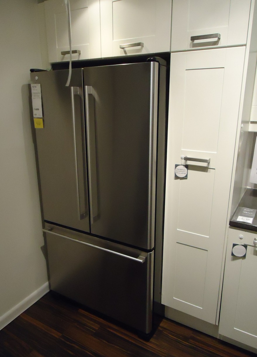 File:Kitchen design at a store in NJ refrigerator and cabinets 8.jpg