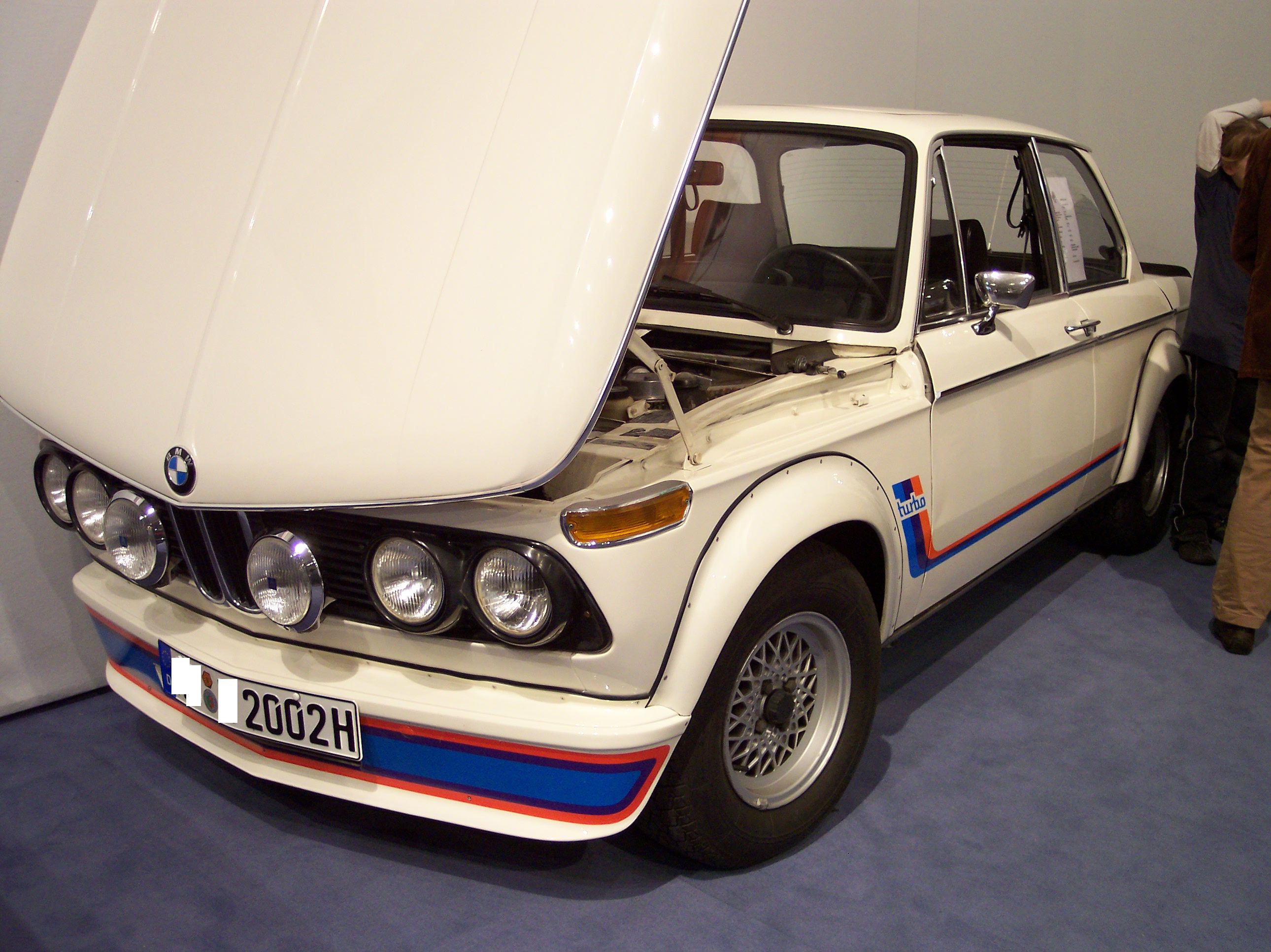 [Image: BMW_2002_turbo_white_vl_TCE.jpg]