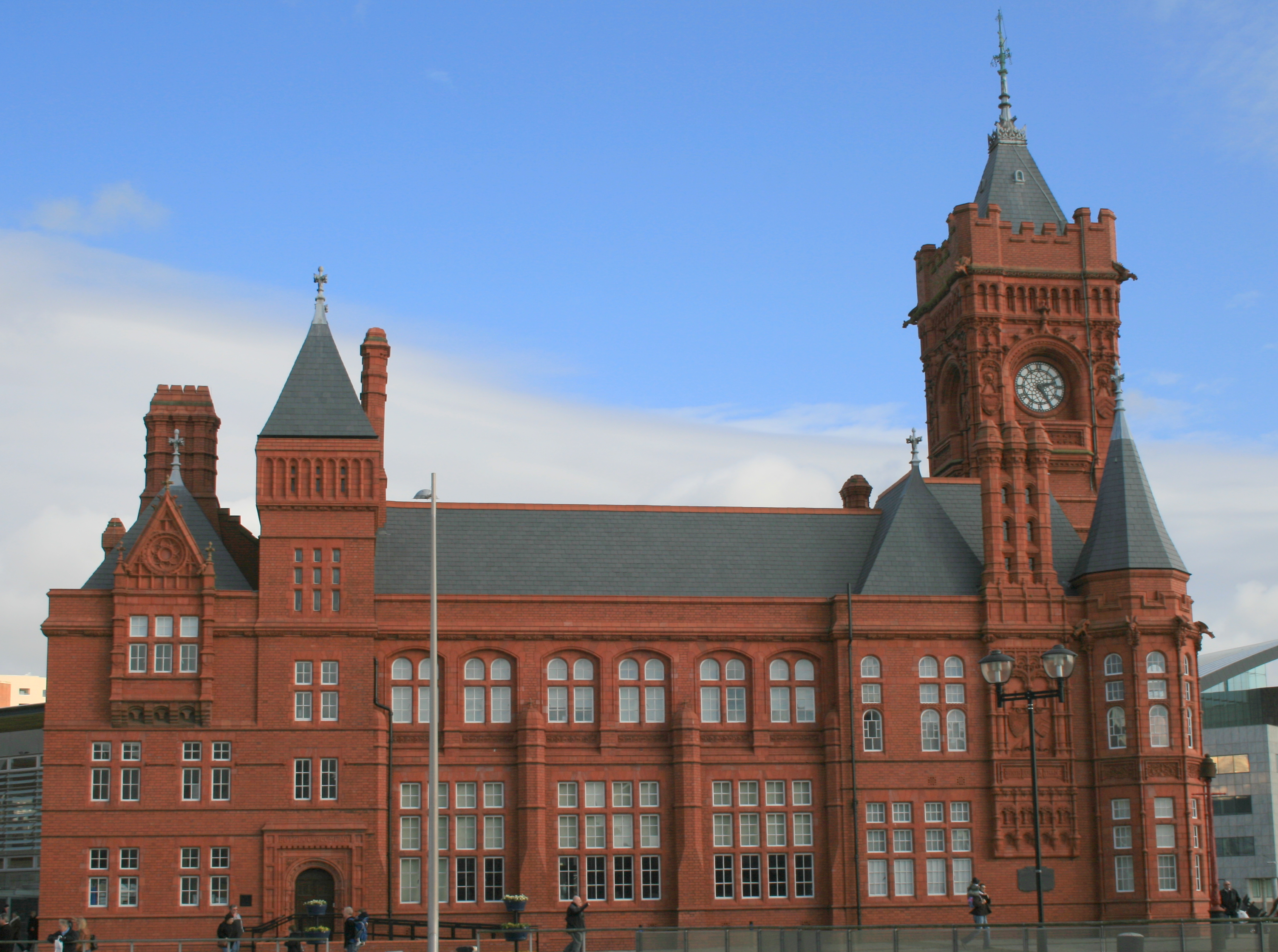 cardiff pierhead