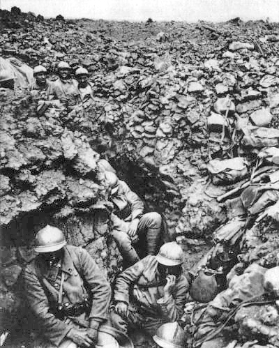 French infantry in a trench, Verdun 1916