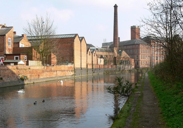 Grand Union Canal and Factories in Leicester. - geograph.org.uk - 378466