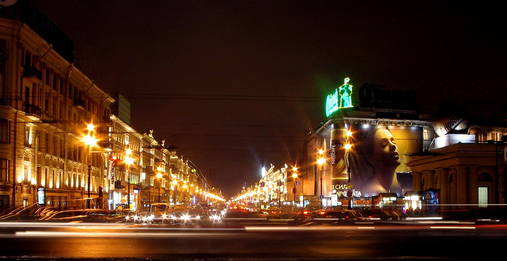 Nevsky_Prospect%2C_St._Petersburg%2C_Russia.jpg