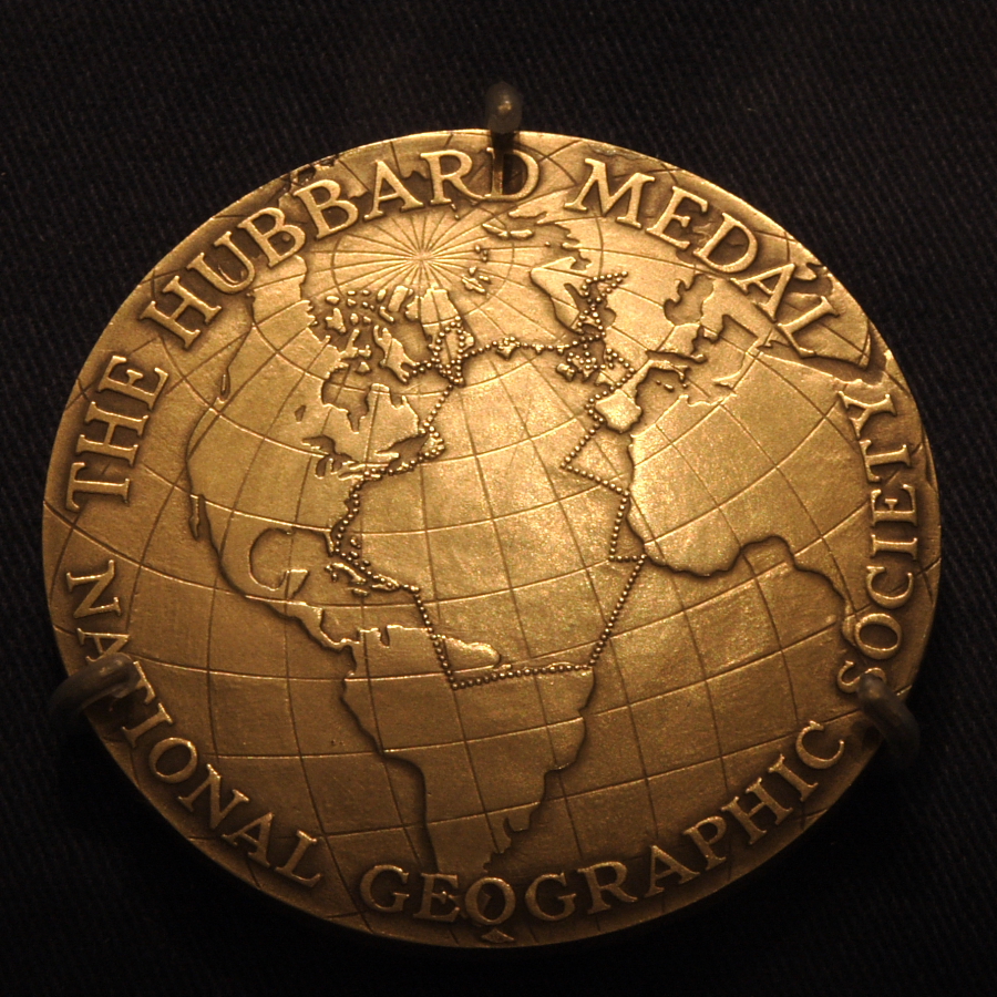 http://upload.wikimedia.org/wikipedia/commons/3/38/Hubbard_Gold_Medal,_Anne_Morrow_Lindbergh.JPG