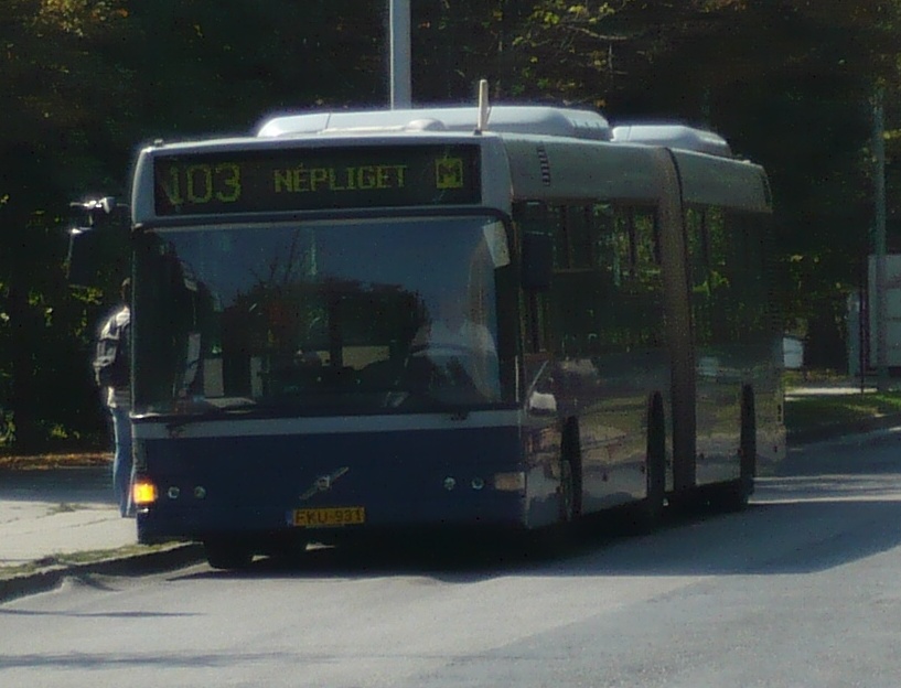 http://upload.wikimedia.org/wikipedia/commons/3/39/FKU-931_bus_in_Budapest_on_line_103.jpg