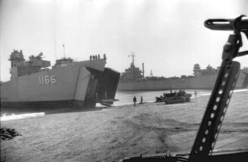  LST-1166_and_LST-1165.jpg‎ (800 × 522 pixels, file size: 70 KB, 