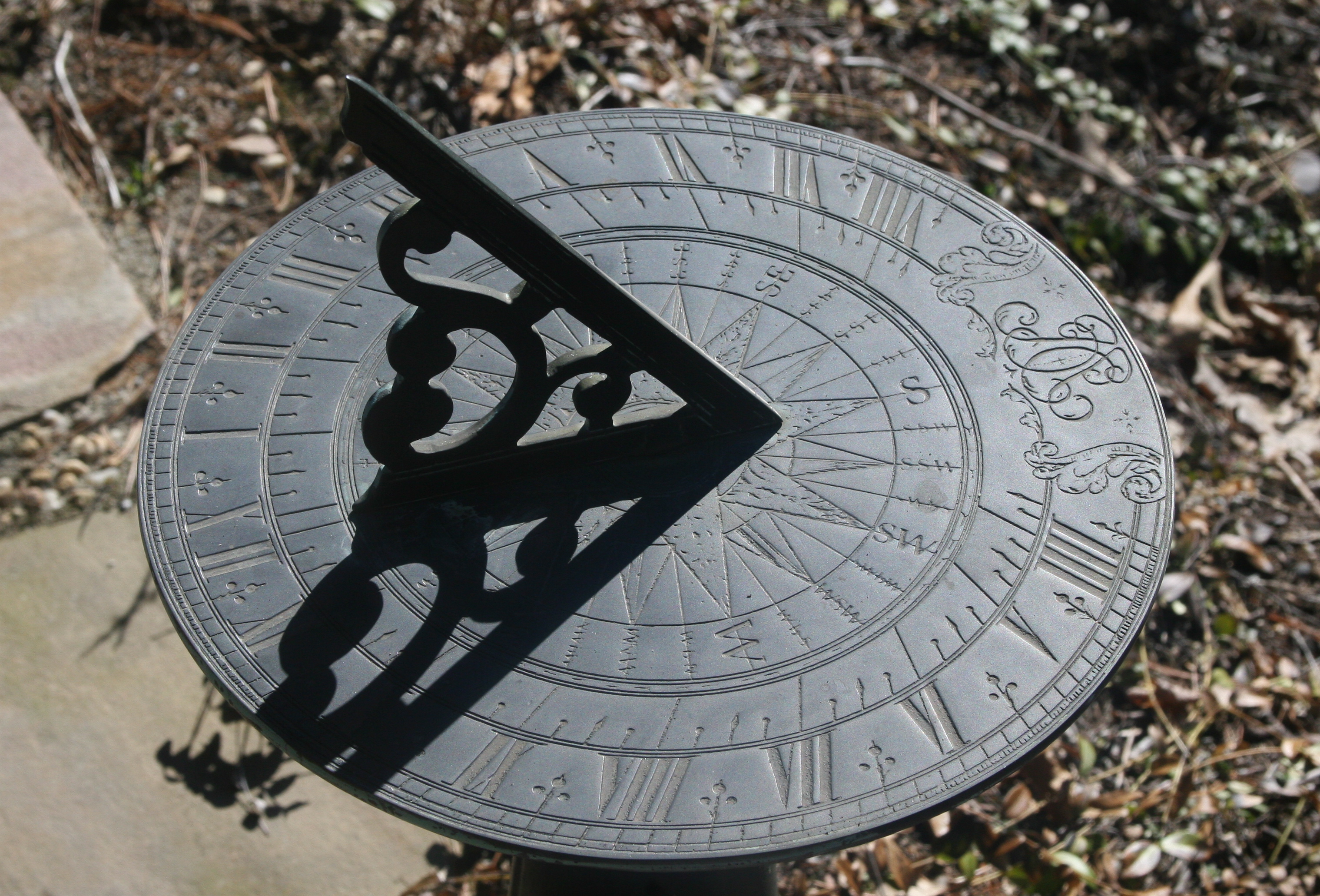 Sundial_2r.jpg