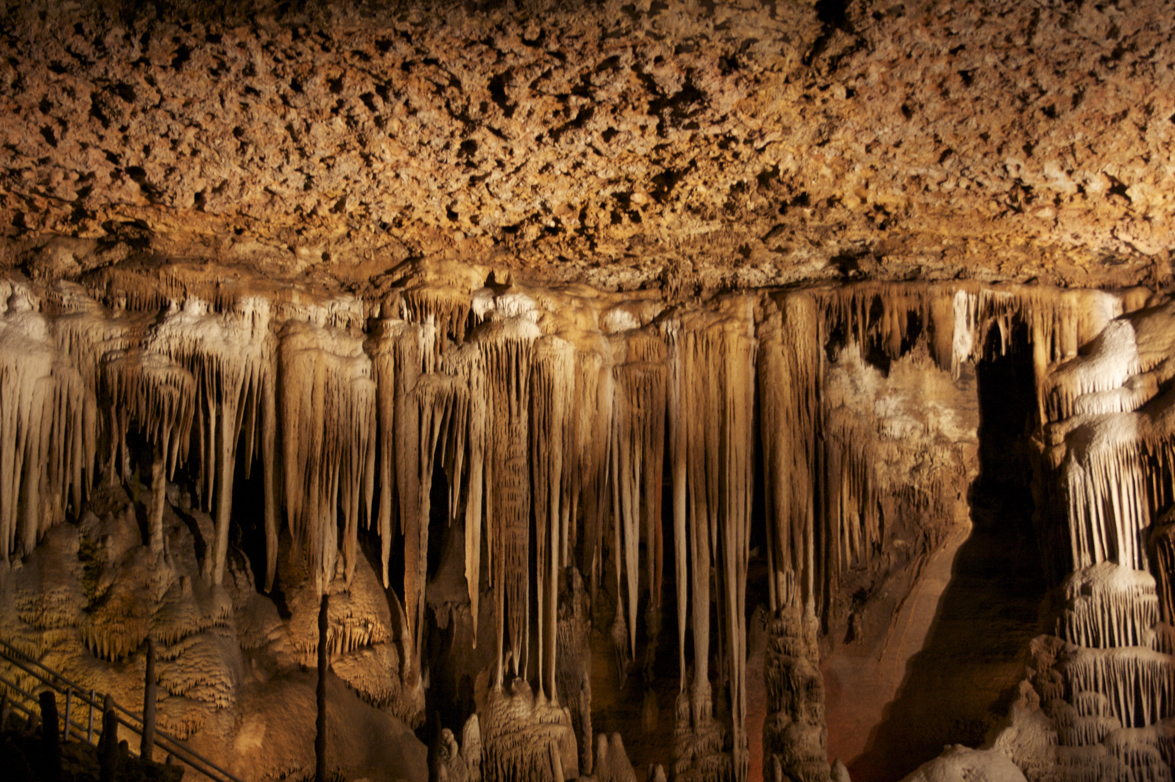 Description Blanchard Springs Caverns.jpg