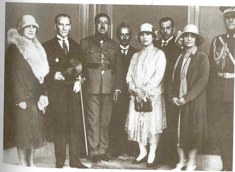 Файл:Ataturk Amanulla.jpg
