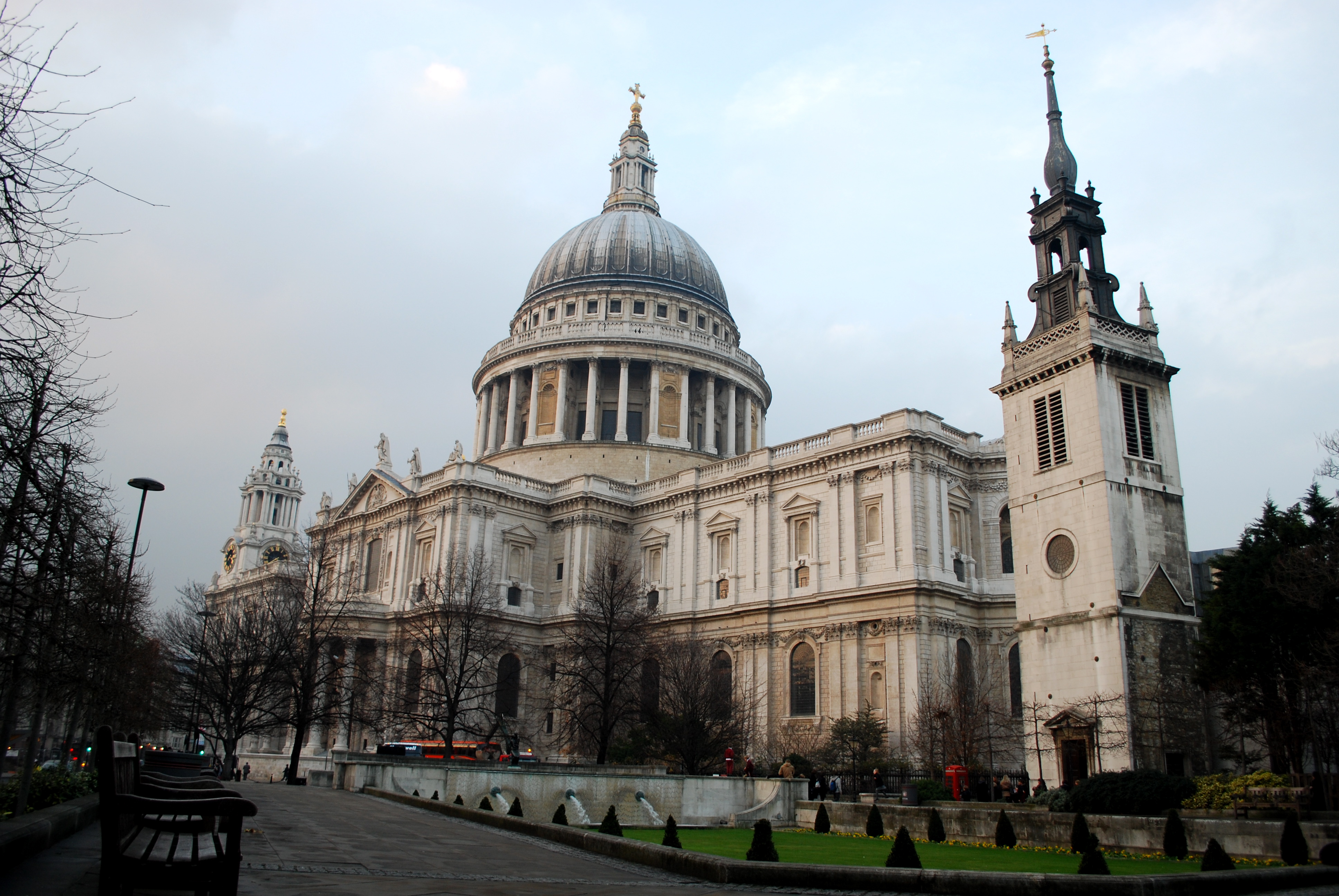 File:St. paul's cathedral.jpg