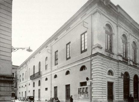 Teatro_Comunale_di_Teramo_visto_da_Corso_San_Giorgio