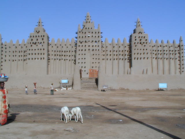 http://upload.wikimedia.org/wikipedia/commons/3/3d/Great_Mosque_of_Djenn%C3%A9_3.jpg