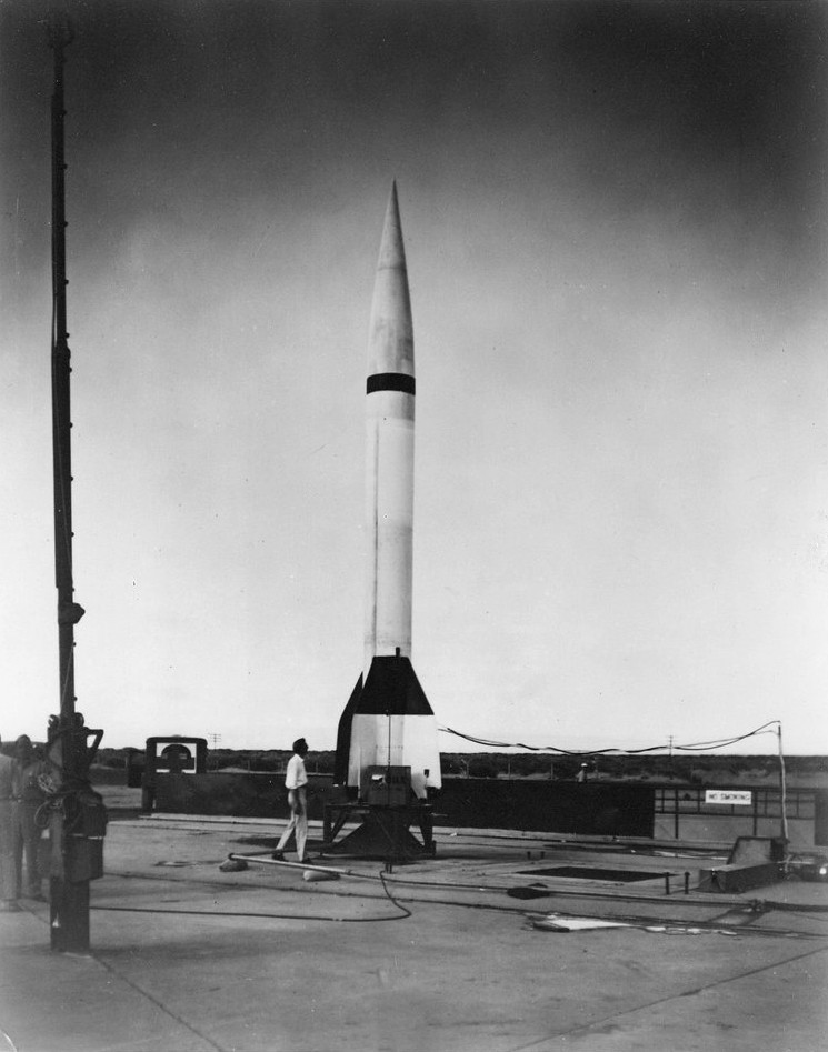 http://upload.wikimedia.org/wikipedia/commons/3/3e/MX-774_missile.jpg