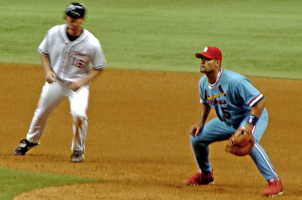 http://upload.wikimedia.org/wikipedia/commons/3/3e/Pujols2.jpg