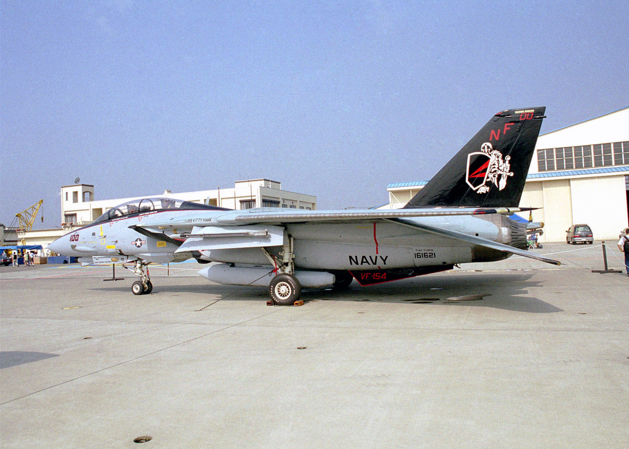 File:F-14 Tomcat VF-154.jpg - Wikipedia