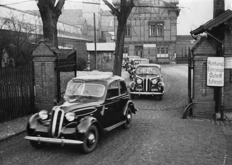 FileBundesarchiv Bild 183190003223 BMWWerk Eisenach Erste