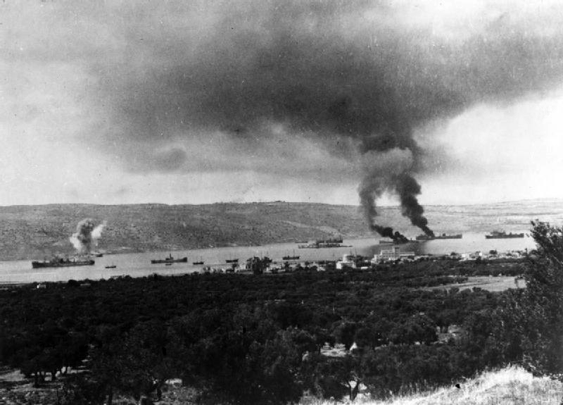 Habour_in_Suda_Bay_where_two_ships_are_b