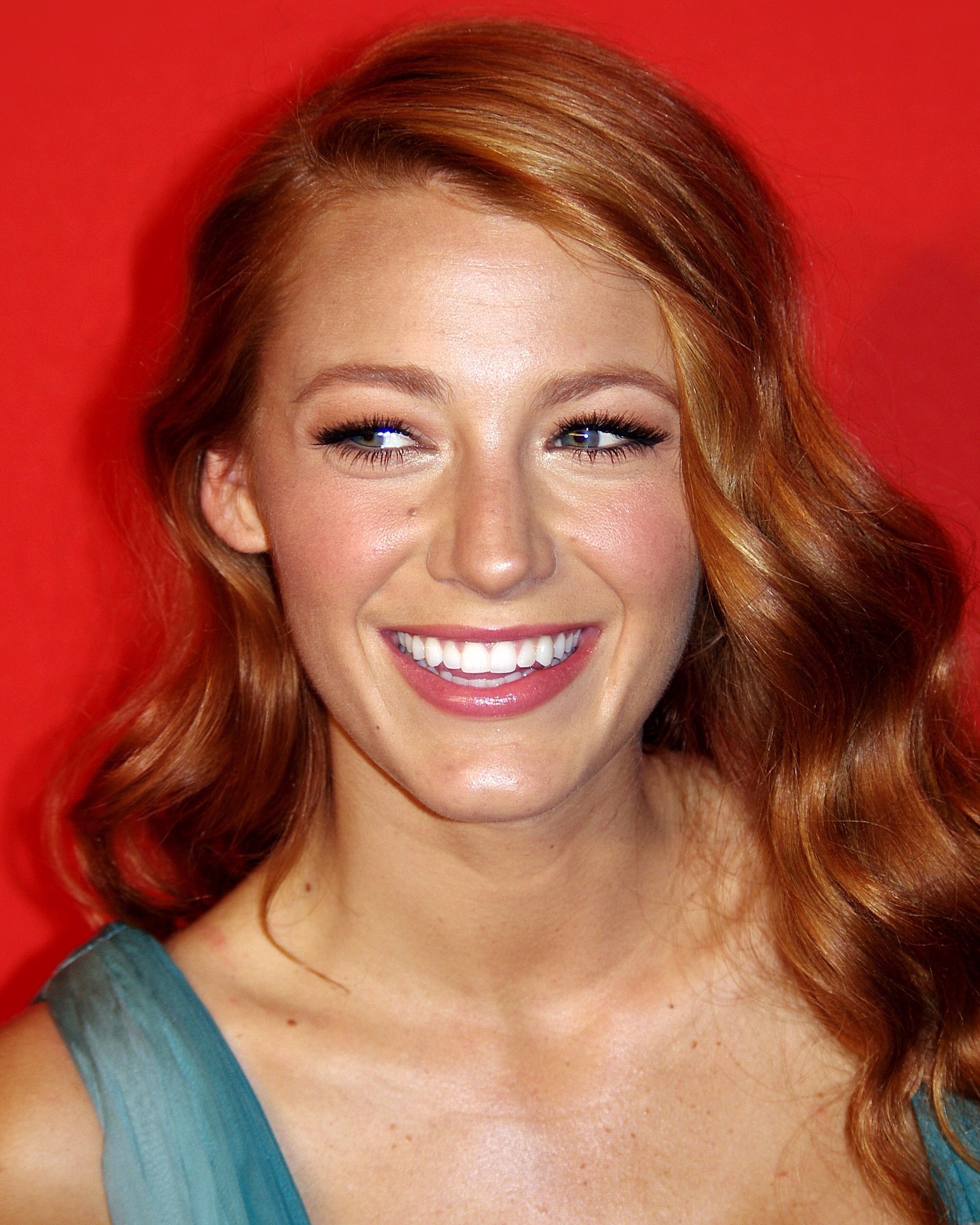 blake lively hairstyles-27