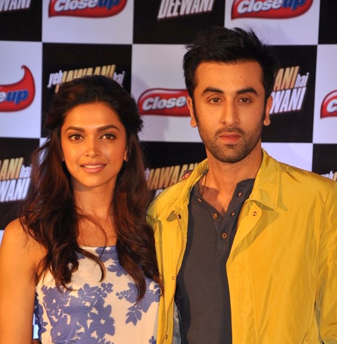 Ranbir Kapoor and Deepika Padkuone pose for the camera