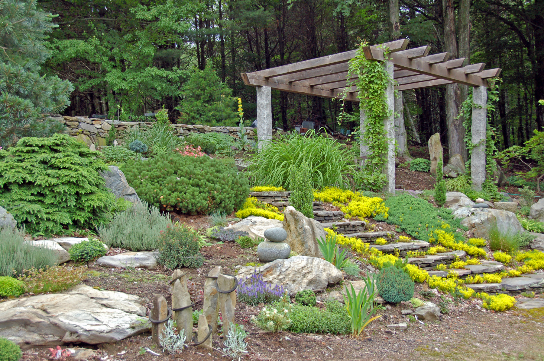 giardino decorato con le pietre