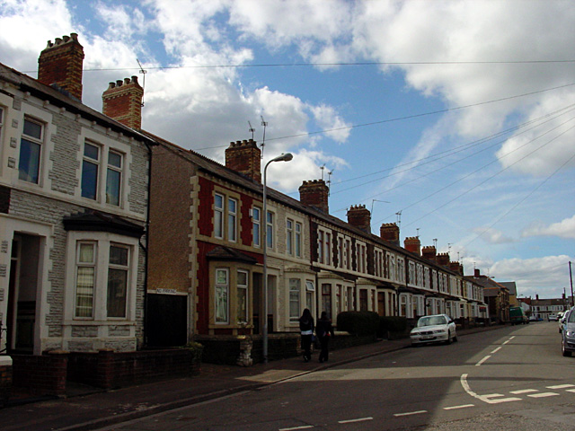 Wilson Street Splott (Linda Bailey )April 2006