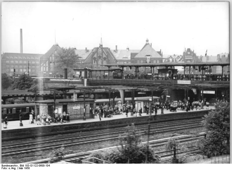 Bundesarchiv Bild 183-G1122-0600-104, Berlin, Bahnhof Ostkreuz.jpg