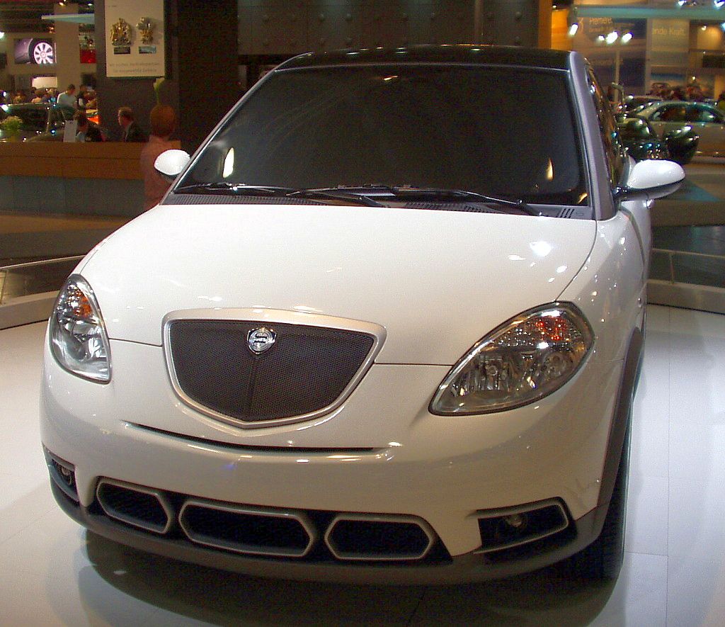 lancia ypsilon sport