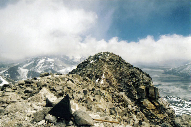 Ojos del Salado summit