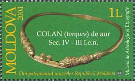 گردنبند طلایی (گشتاور) قرن چهارم تا سوم قبل از میلاد در یک گور سکایی، در باروی دفن شده، در ناحیه دوبوساری کشف شد.