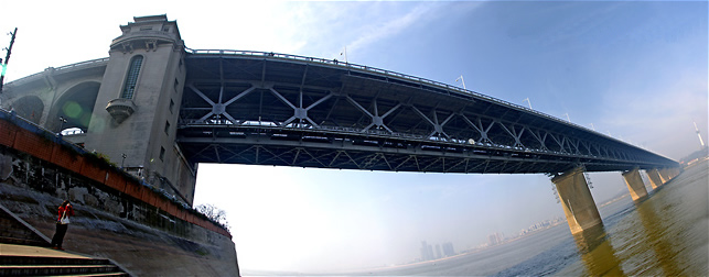 Imagen panorámica del puente.