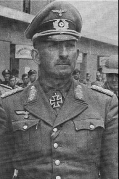 генерал-полковник Ганс-Юрген фон Арним в Тунисе 12 февраля 1943 года