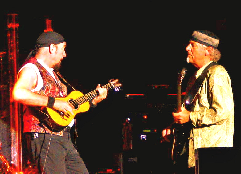 Ian_Anderson_and_Martin_Barre_2006.jpg?width=300