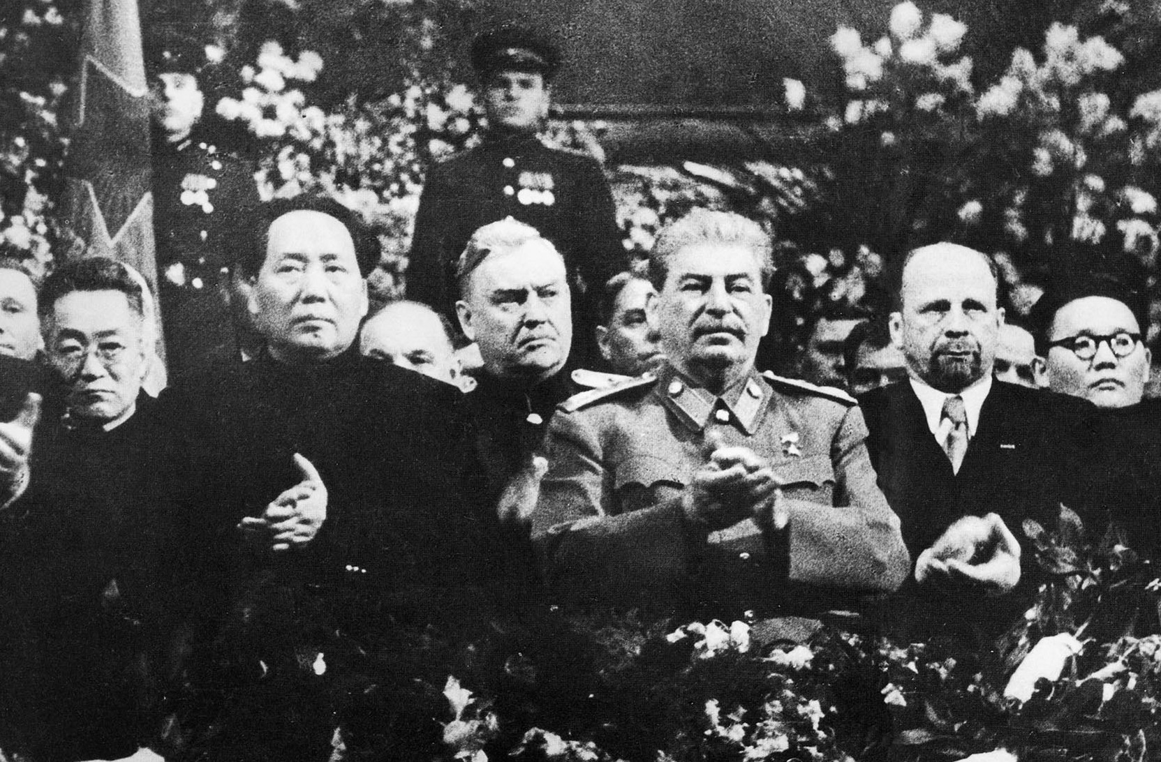 File:Mao, Bulganin, Stalin, Ulbricht Tsedenbal.jpeg