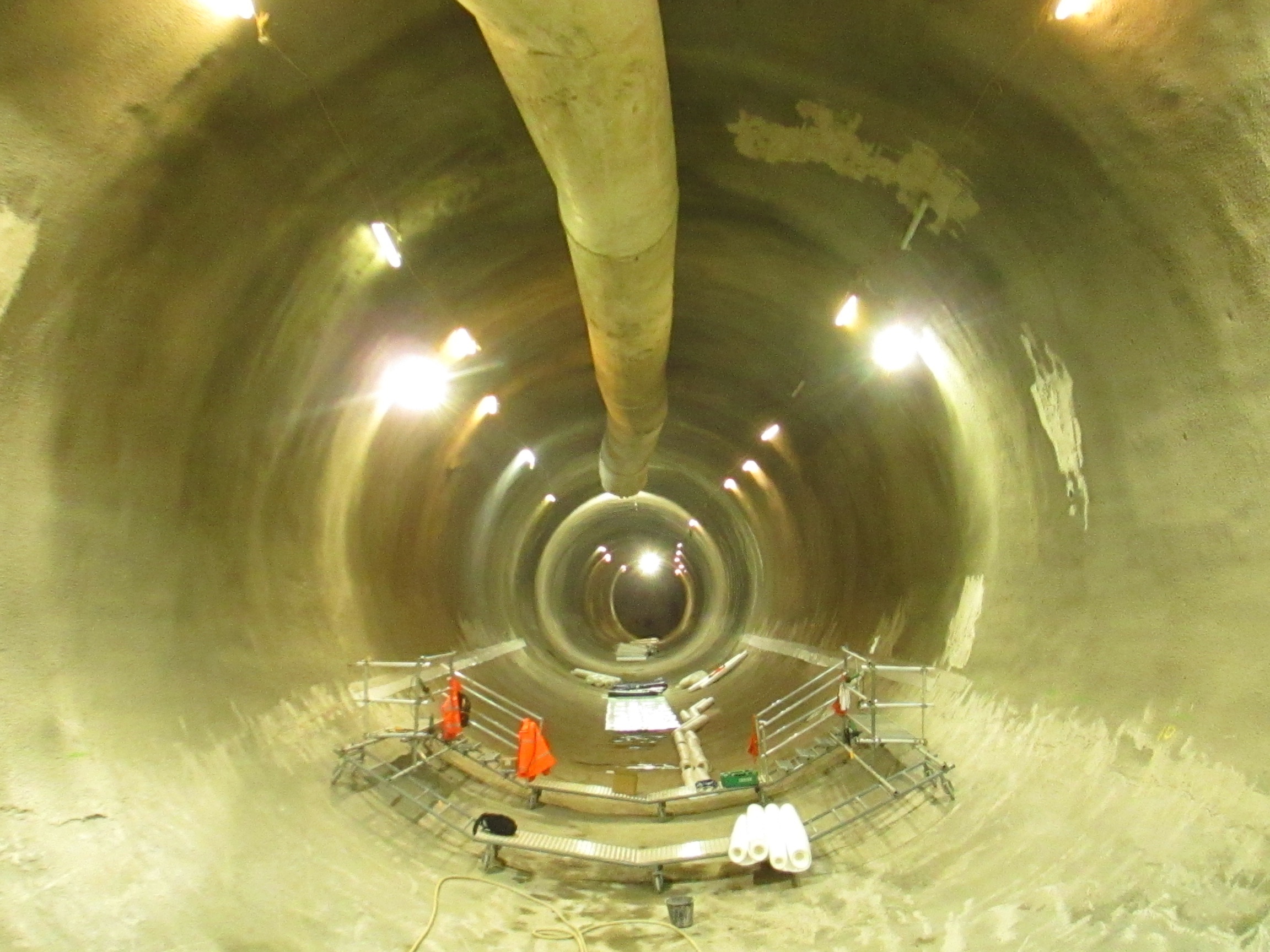 How Many Pringles Can You Fit In Crossrail? (4/6)