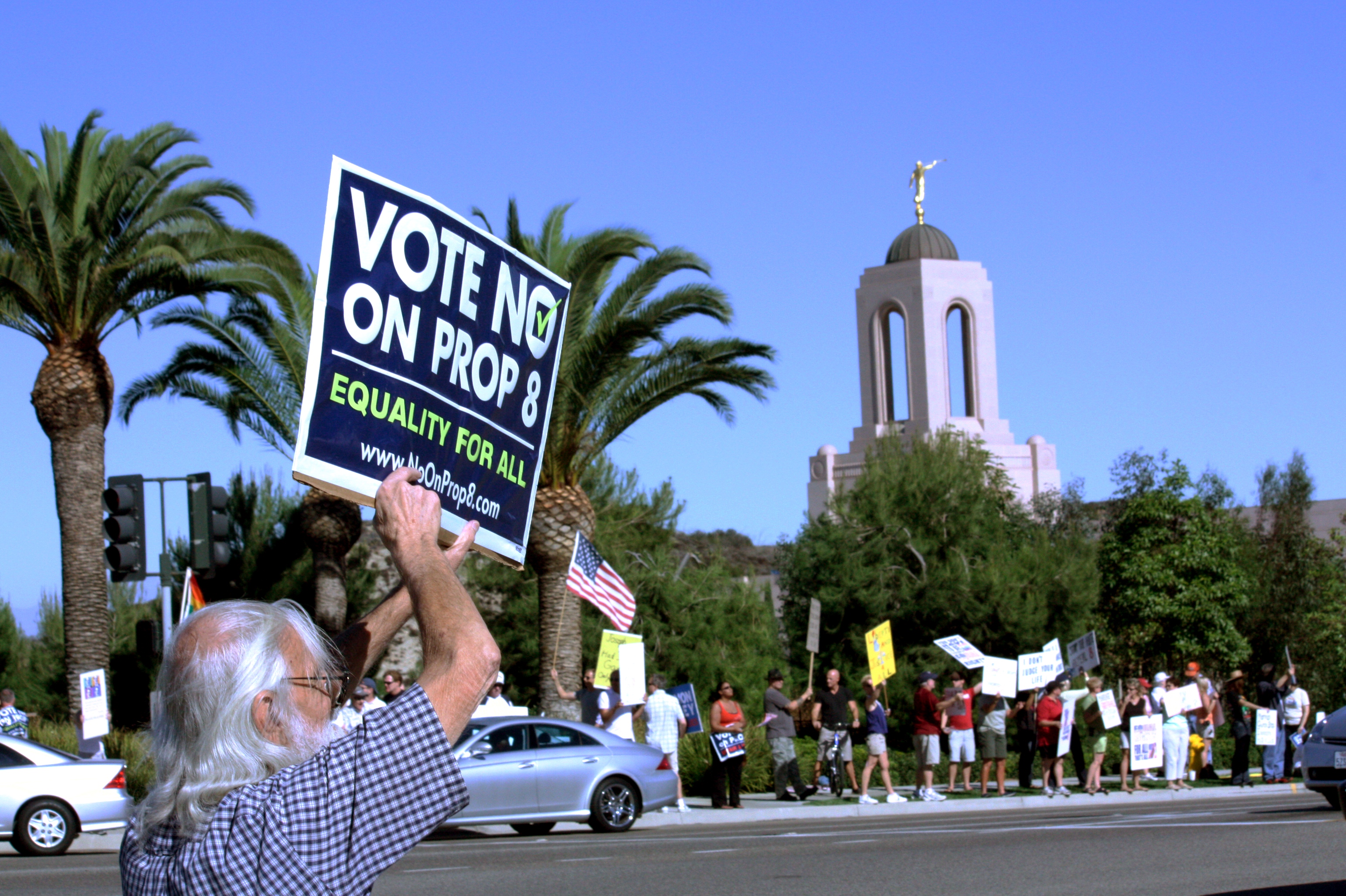 File:Prop8templeProtest.jpg