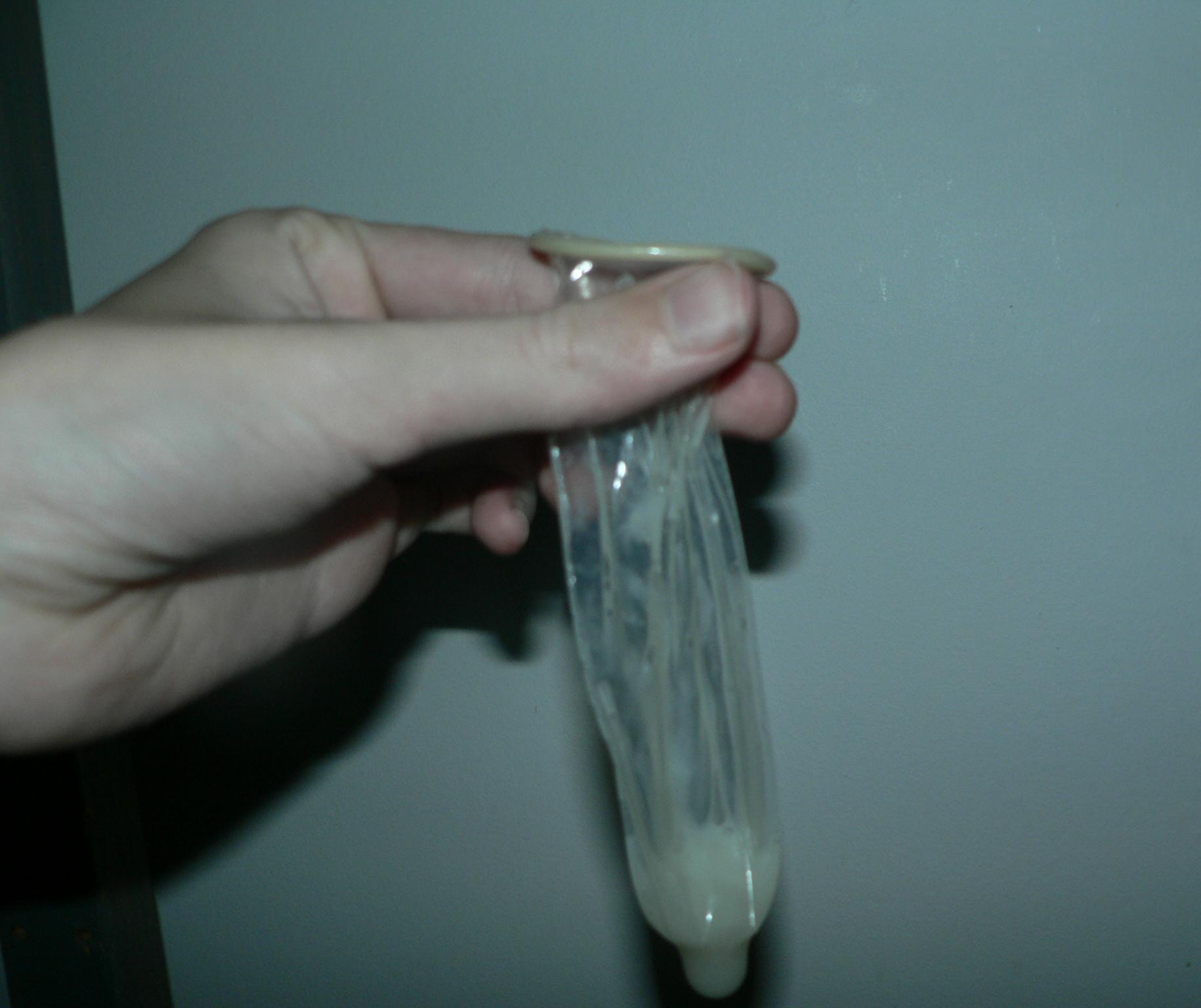 Semen_ejaculated_in_a_condom.JPG