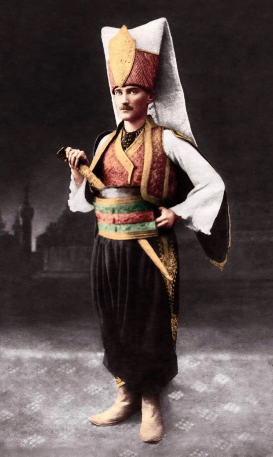 File:Yeniçeri Atatürk.JPG