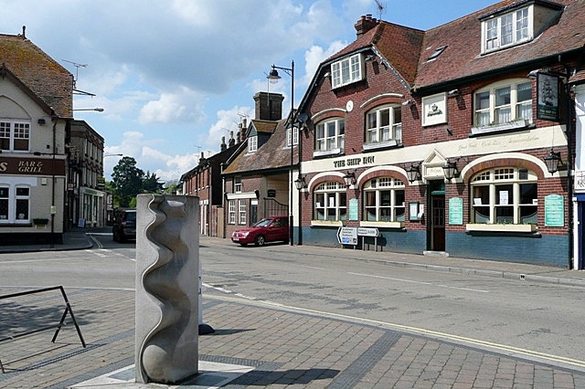 File:Centre of Fordingbridge - geograph.org.uk - 1525645.jpg