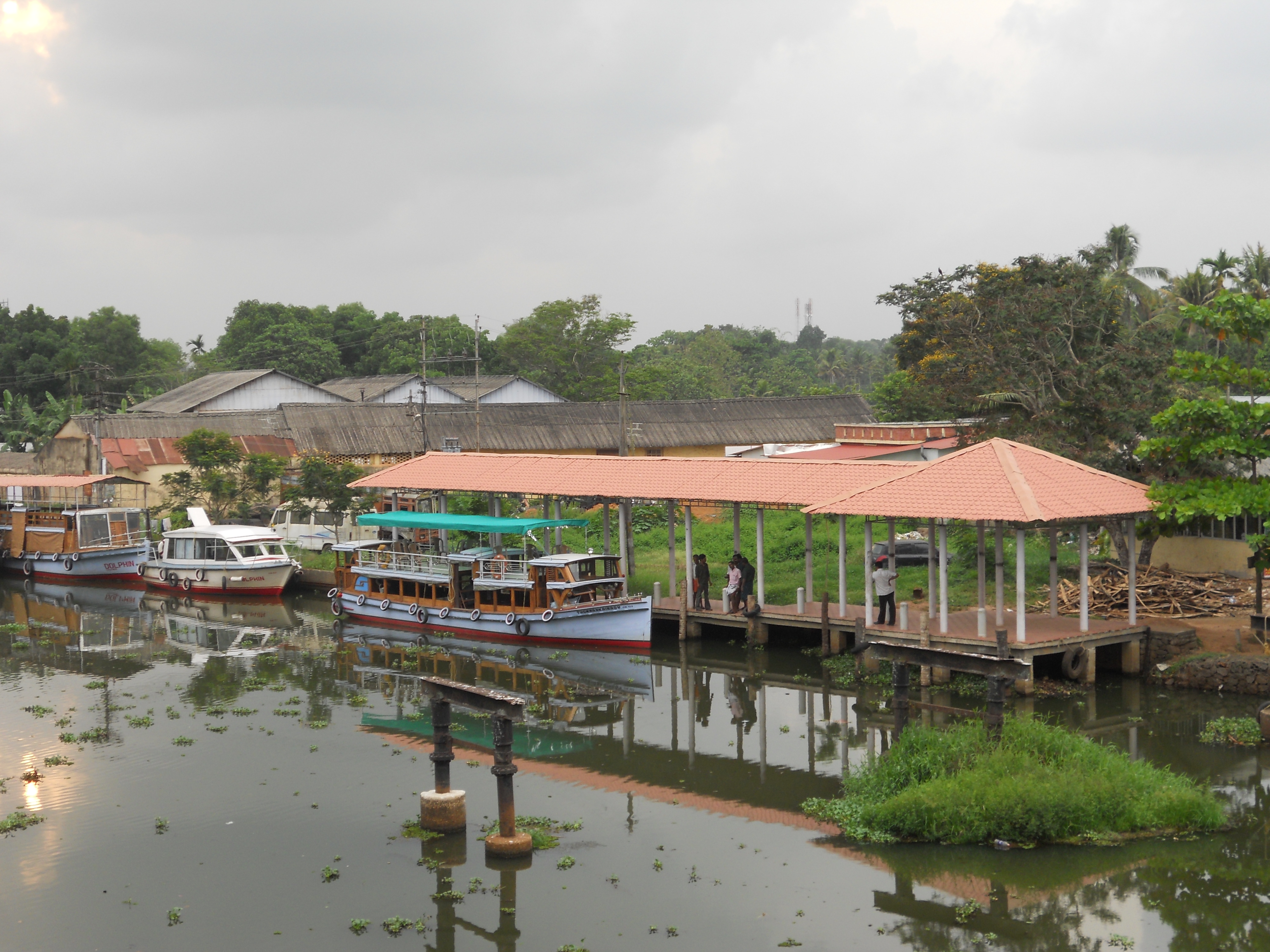 File:Kottayam kodimatha boat jetty.JPG - Wikimedia Commons