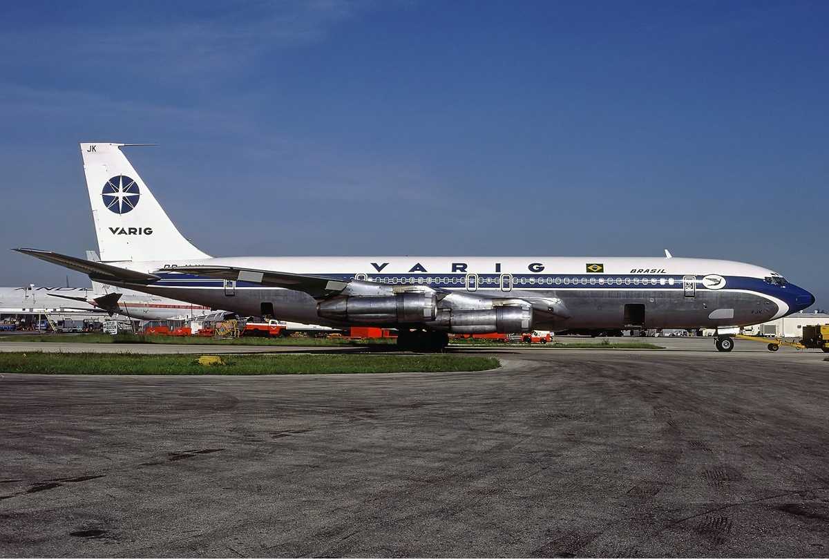 http://upload.wikimedia.org/wikipedia/commons/4/4e/Varig_Boeing_707-379C_Hoppe.jpg