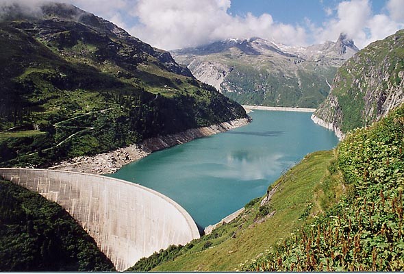 Zervreilasee (Stausee) bei Vals in Graubünden - Quelle: WikiCommons