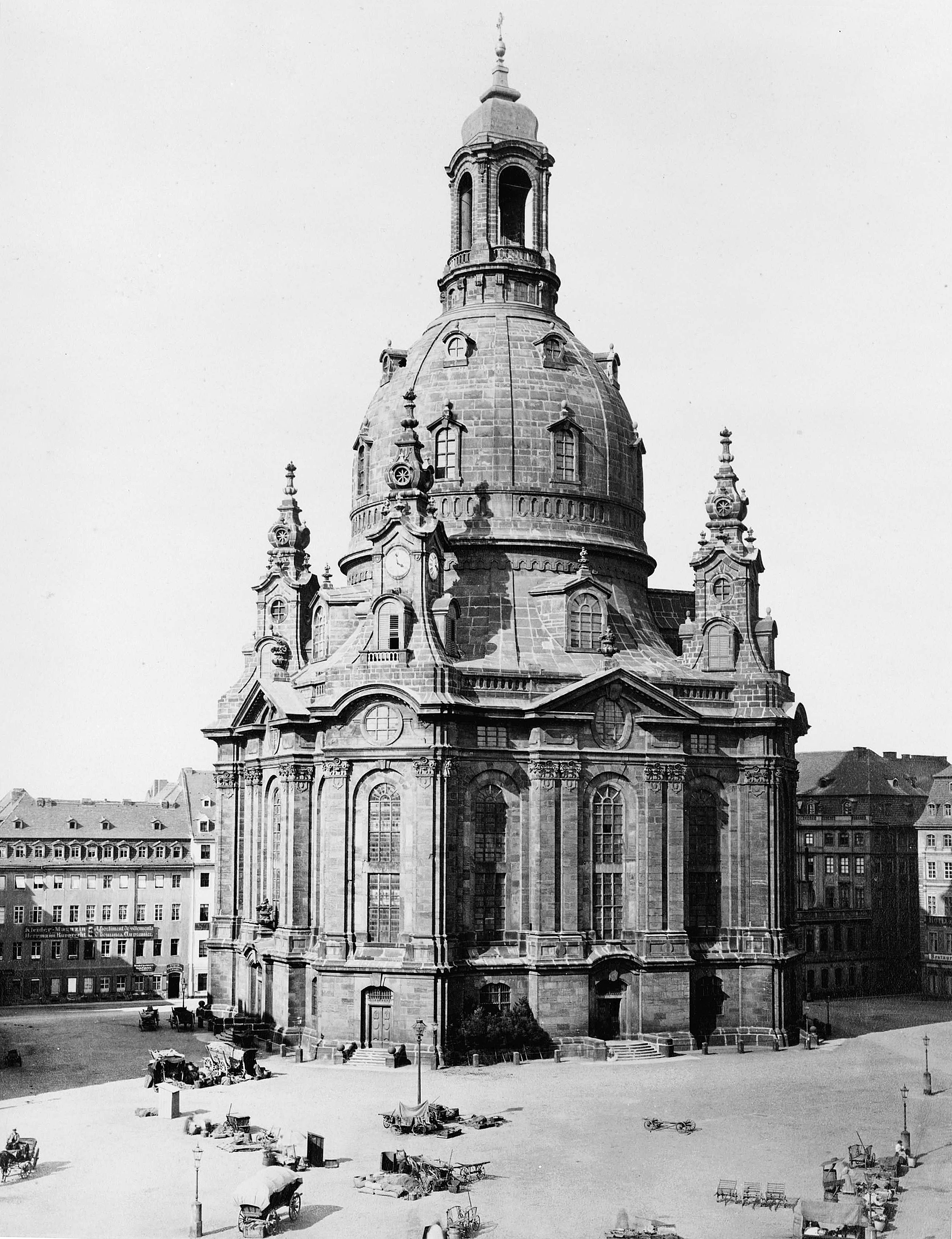 Dresden_Frauenkirche_1880.jpg