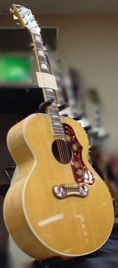 Gibson J-200