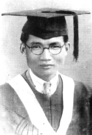 Imachen:Huang Xianfan Graduation Photo.jpg