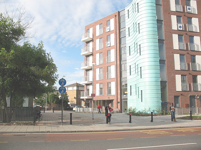 Link_path_to_Clyde_Street_-_geograph.org.uk_-_1473495.jpg