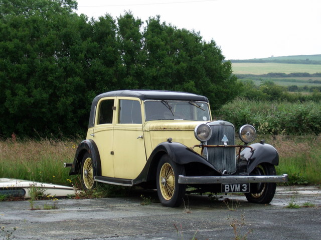 File:Old car - geogr
