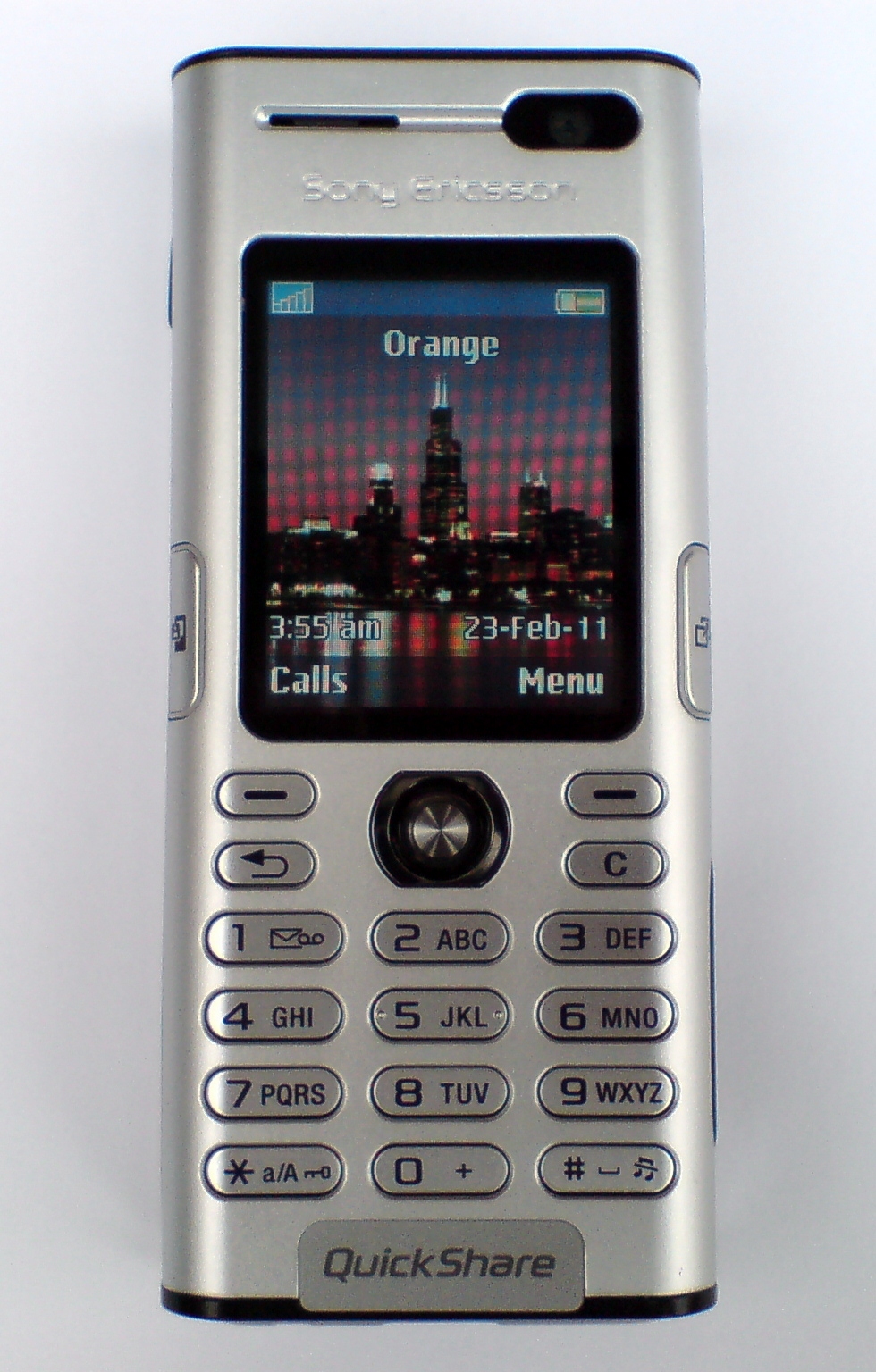 Mans pirmais mobilais telefons, vai kādi telefoni man ir bijuši - Page 2 Sony_Ericsson_K600i,_front,_switched_on