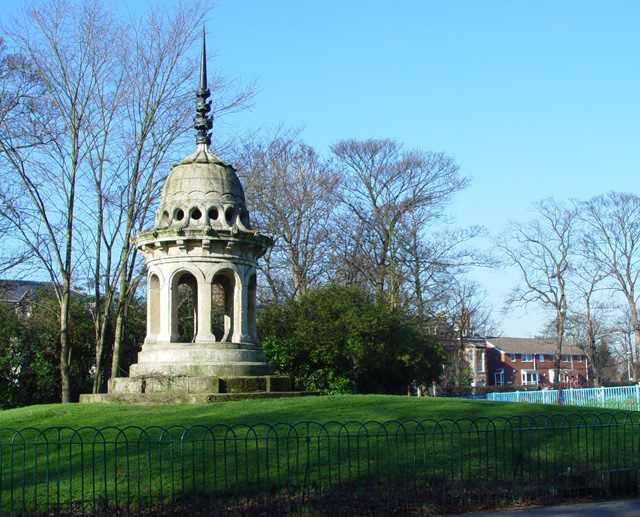 File:The cupola, Pearson Park, Hull - geograph.org.uk - 711698.jpg